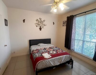 Cozy room and bath 02